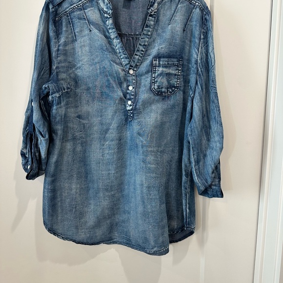 Audrey Ann Blue Denim Top - Picture 1 of 3